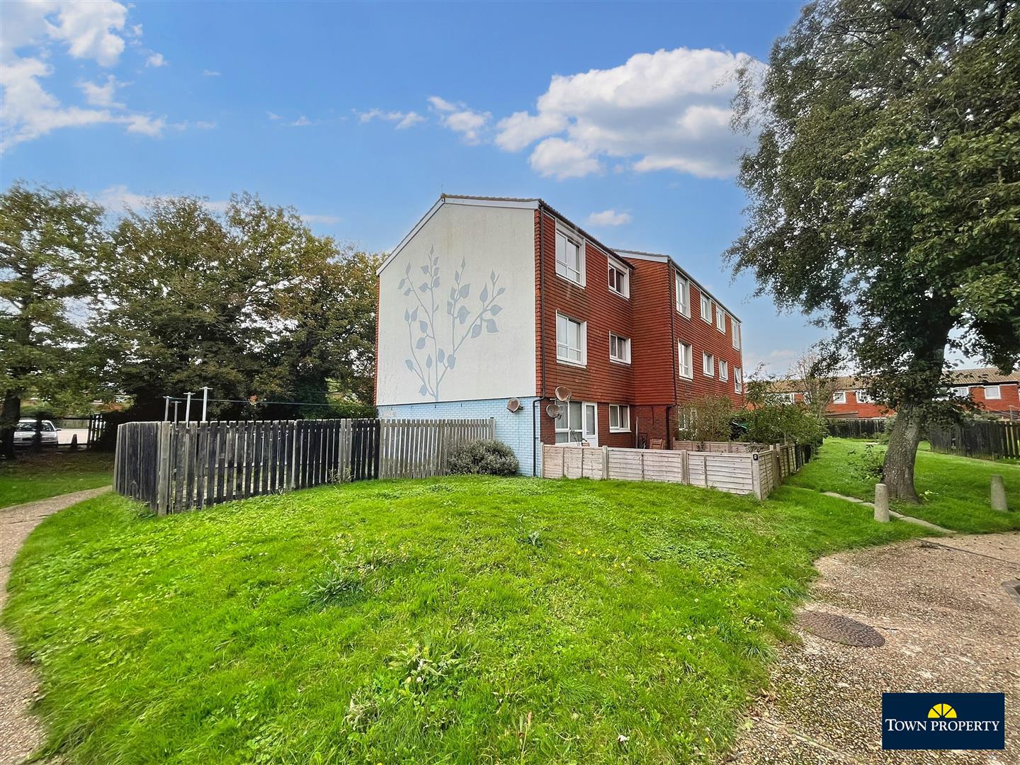 Property Details for Welbeck Close Eastbourne BN22 0UA Town Property